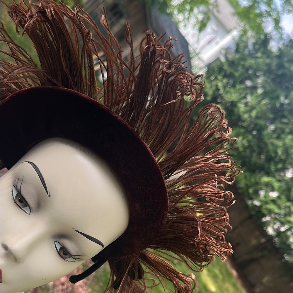1940’s Vintage Ostrich Feathered Hat - Picture 5 of 6